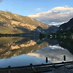 Hallstaettersee باد غويسرن