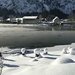 Hallstaettersee * Bad Goisern am Hallstättersee